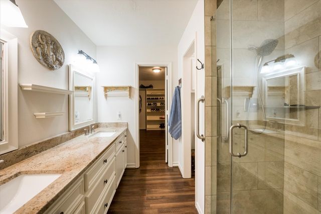 714 Quail Hollow Drive, Huntsville, TX 77340