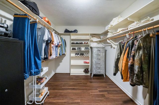 714 Quail Hollow Drive, Huntsville, TX 77340