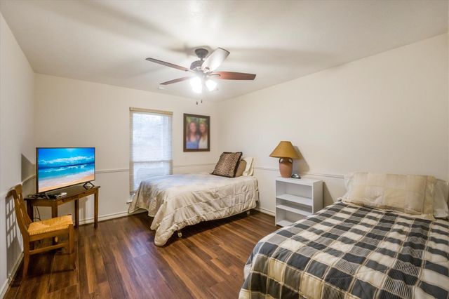 714 Quail Hollow Drive, Huntsville, TX 77340