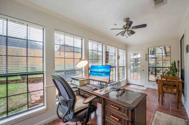 714 Quail Hollow Drive, Huntsville, TX 77340