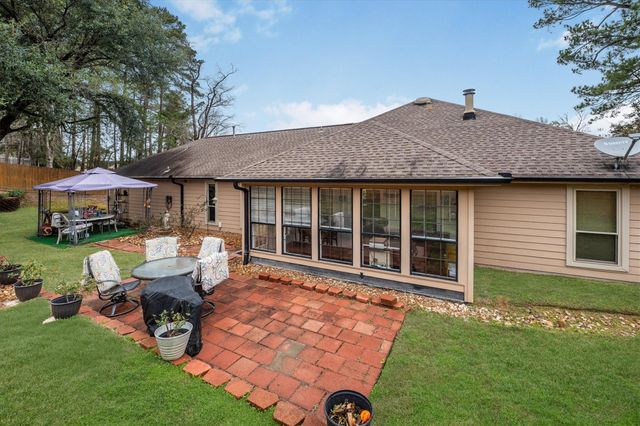 714 Quail Hollow Drive, Huntsville, TX 77340