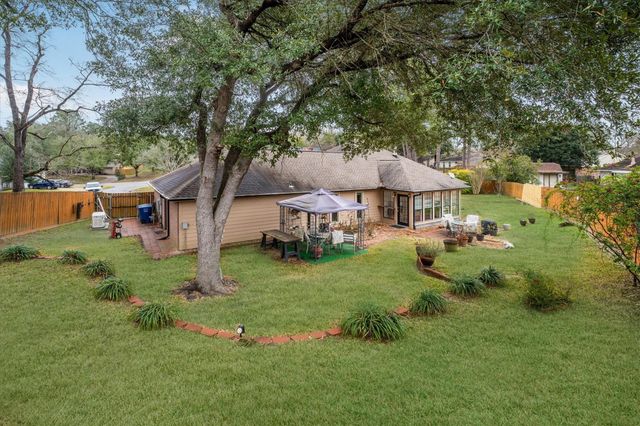 714 Quail Hollow Drive, Huntsville, TX 77340