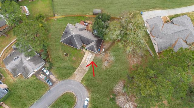 714 Quail Hollow Drive, Huntsville, TX 77340