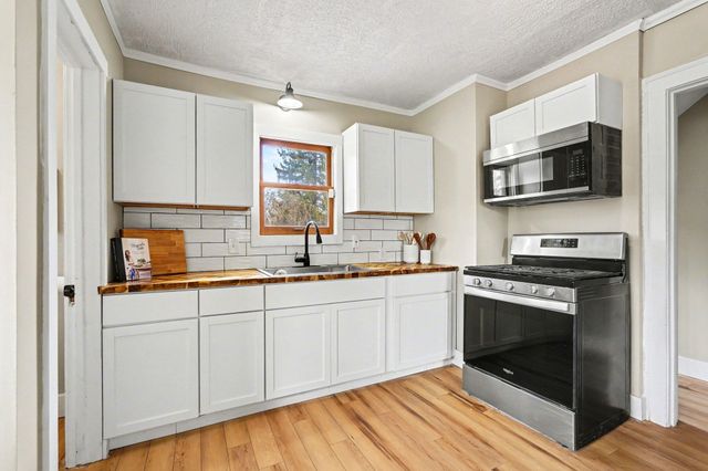 2443 Cherrywood Court SW, Wyoming, MI 49519