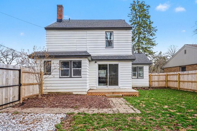 2443 Cherrywood Court SW, Wyoming, MI 49519