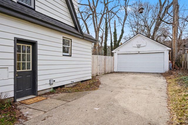 2443 Cherrywood Court SW, Wyoming, MI 49519