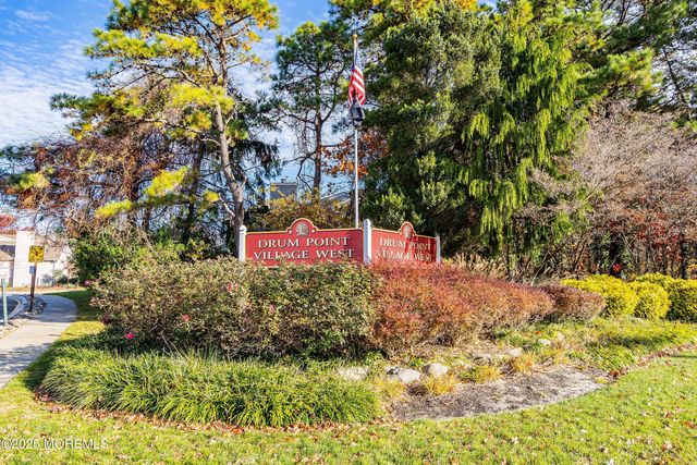 51 White Swan Way, Brick, NJ 08723