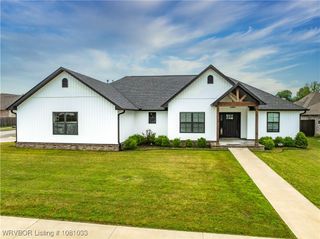 2803 Turtle Creek Drive, Lavaca, AR 72941