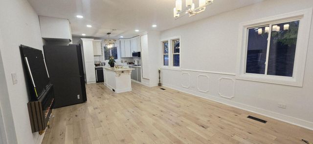 5936 W Maple Avenue, Berkeley, IL 60163