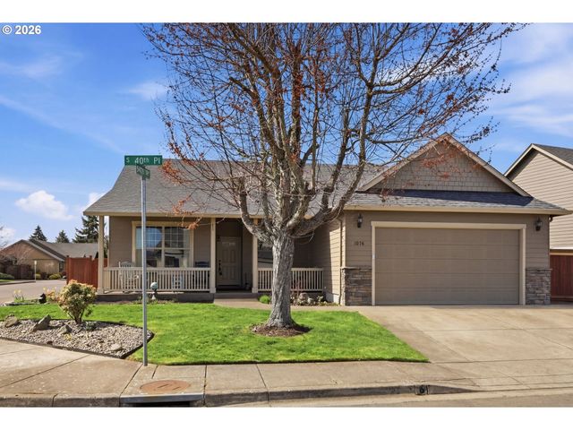 1076 S 40TH Pl, Springfield, OR 97478