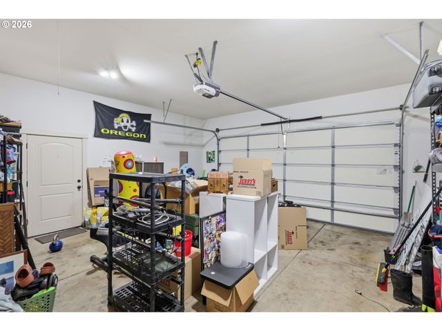 1076 S 40TH Pl, Springfield, OR 97478