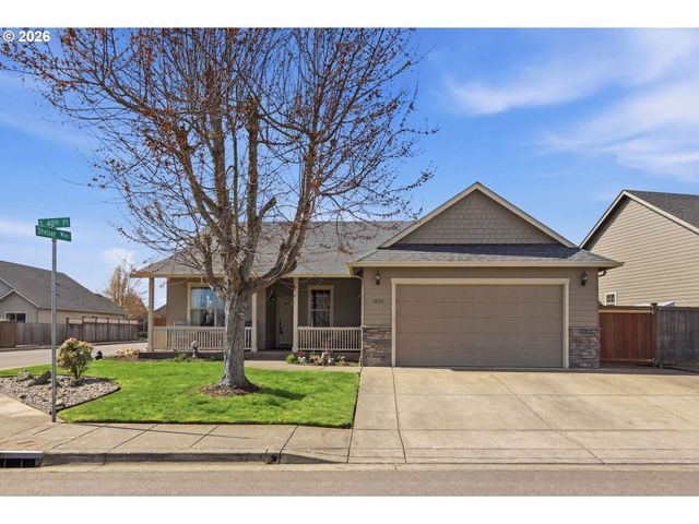 1076 S 40TH Pl, Springfield, OR 97478
