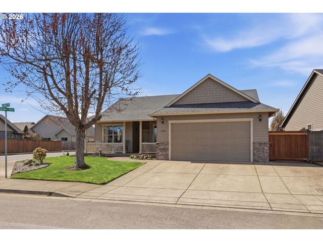 1076 S 40TH Pl, Springfield, OR 97478