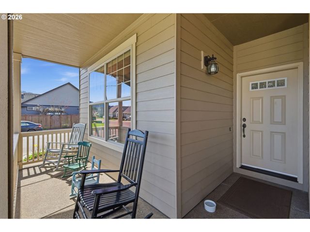 1076 S 40TH Pl, Springfield, OR 97478