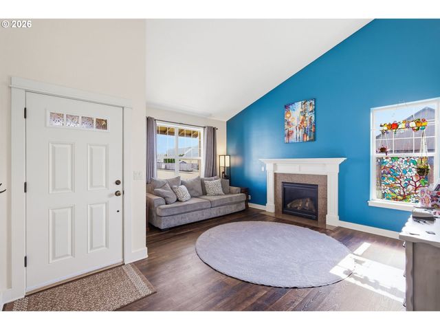 1076 S 40TH Pl, Springfield, OR 97478