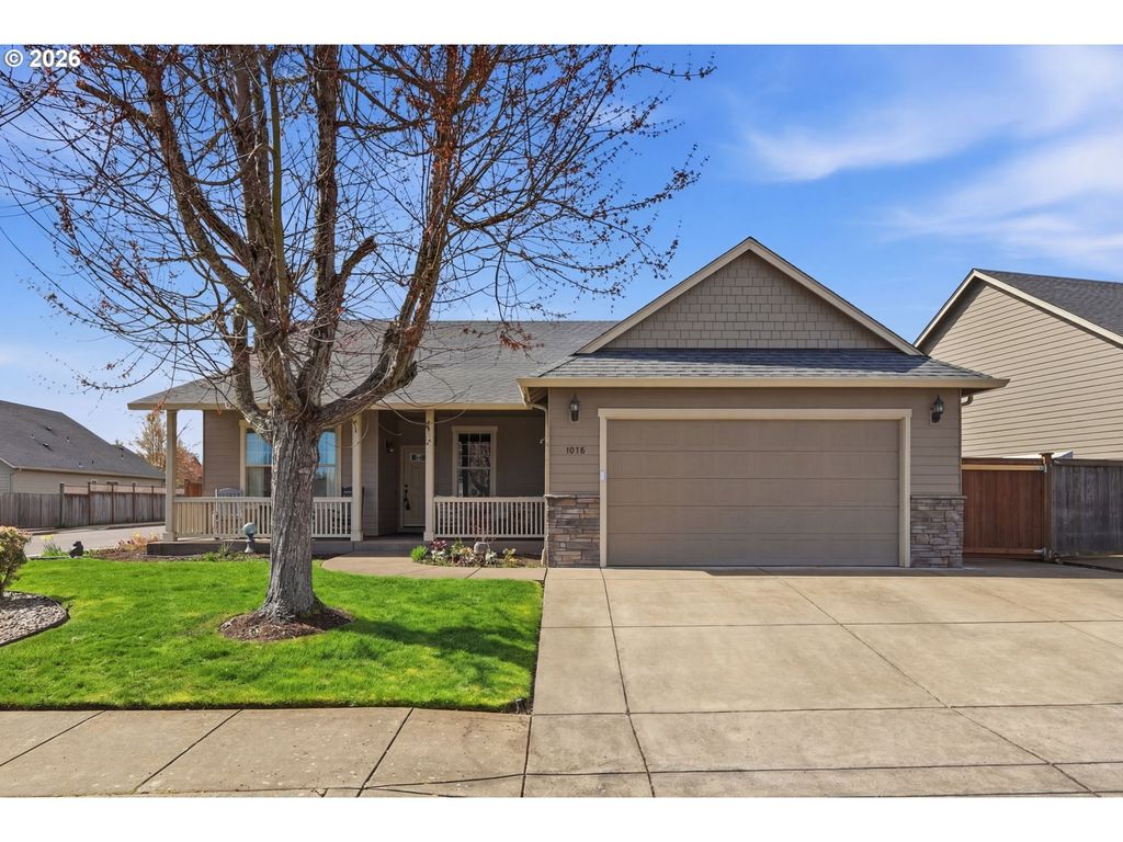1076 S 40TH Pl, Springfield, OR 97478