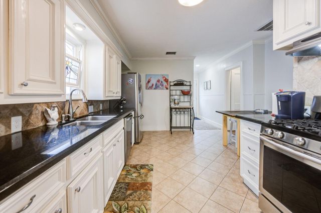 408 Tabor Street, Houston, TX 77009