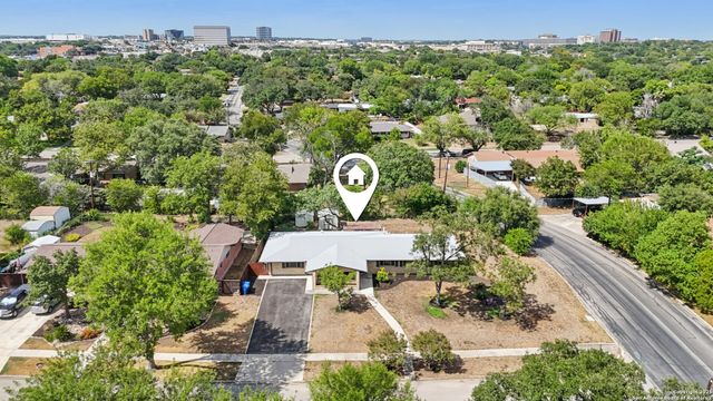 131 Shadywood Ln, San Antonio, TX 78230
