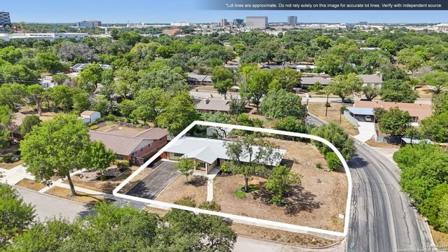 131 Shadywood Ln, San Antonio, TX 78230