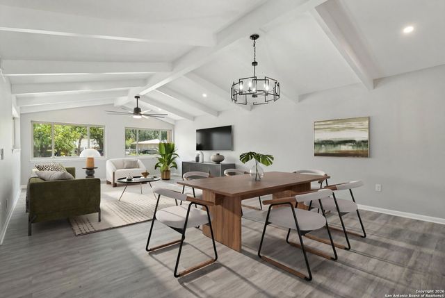 131 Shadywood Ln, San Antonio, TX 78230