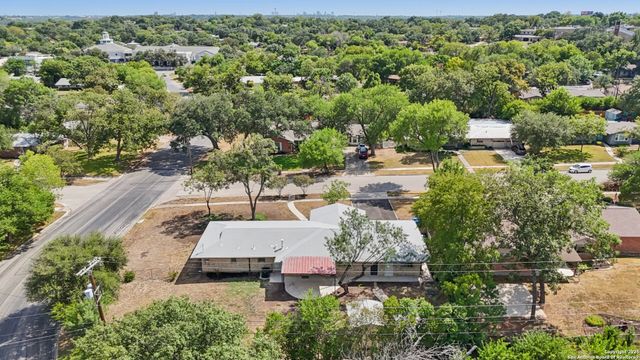 131 Shadywood Ln, San Antonio, TX 78230