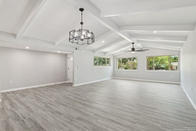 131 Shadywood Ln, San Antonio, TX 78230