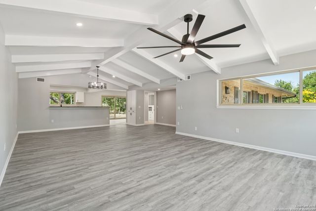 131 Shadywood Ln, San Antonio, TX 78230