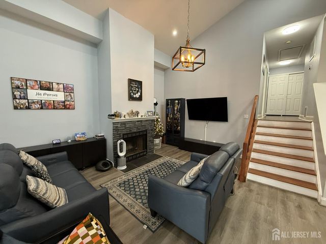 23 Woodland Way, South Brunswick, NJ 08810