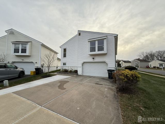 23 Woodland Way, South Brunswick, NJ 08810