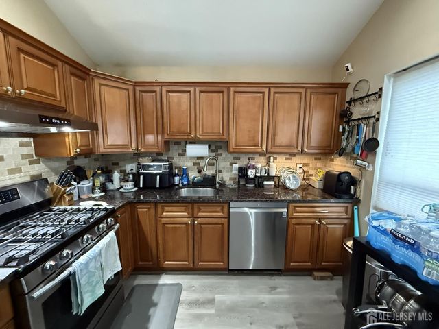 23 Woodland Way, South Brunswick, NJ 08810