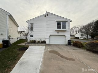 23 Woodland Way, South Brunswick, NJ 08810