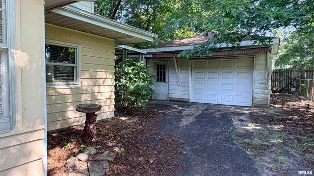 3205 W SYLVAN Lane, Peoria, IL 61615