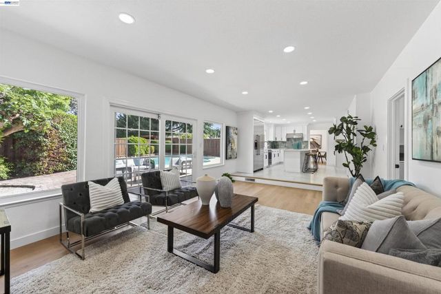 2865 Longspur Way, Pleasanton, CA 94566