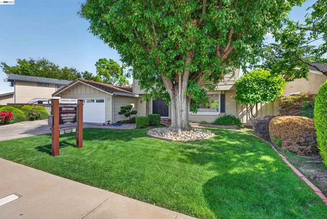 2865 Longspur Way, Pleasanton, CA 94566
