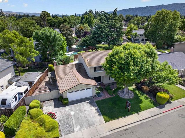2865 Longspur Way, Pleasanton, CA 94566