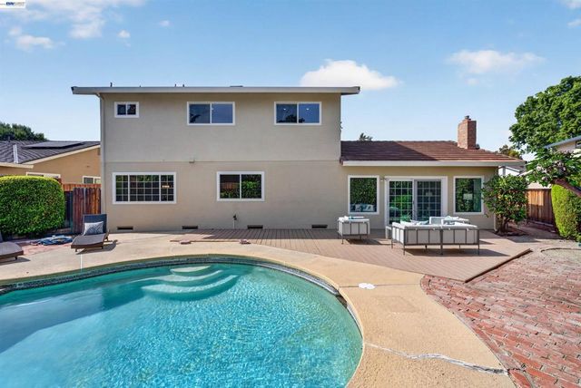 2865 Longspur Way, Pleasanton, CA 94566
