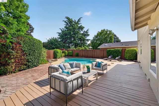 2865 Longspur Way, Pleasanton, CA 94566