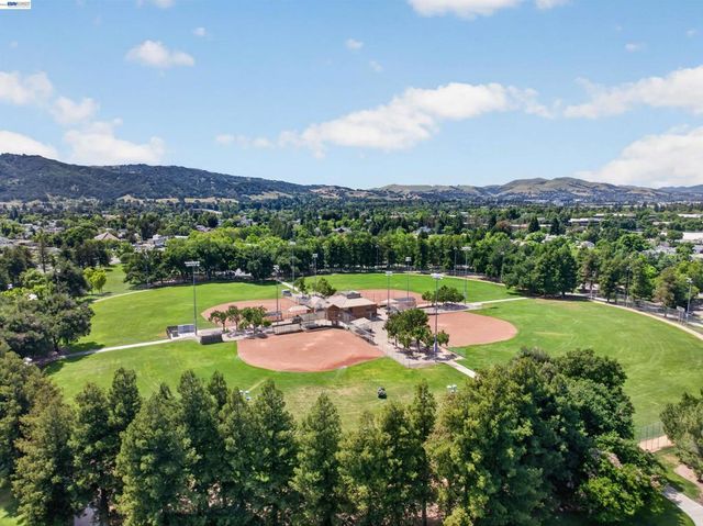 2865 Longspur Way, Pleasanton, CA 94566
