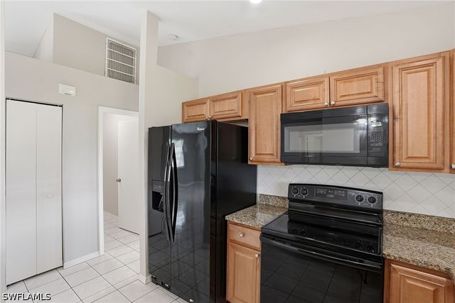 3521 Santa Barbara BLVD, Cape Coral, FL 33914