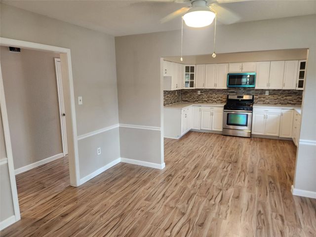 524 Avenue A, La Marque, TX 77568