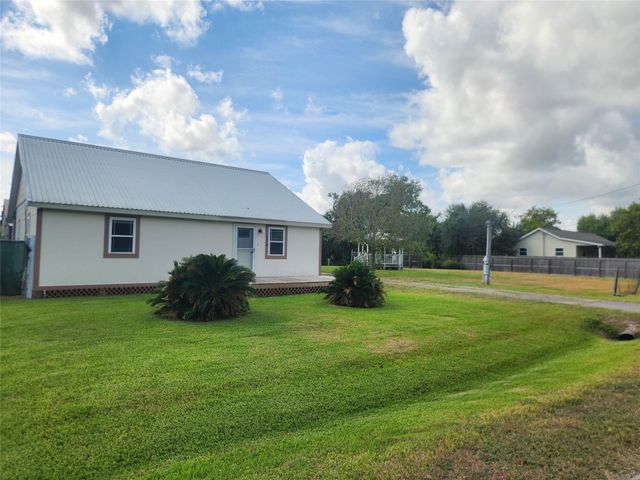 524 Avenue A, La Marque, TX 77568