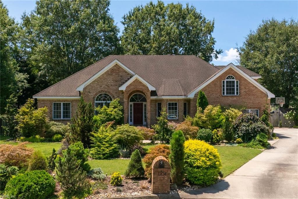 1204 Lingale CT, Chesapeake, VA 23322