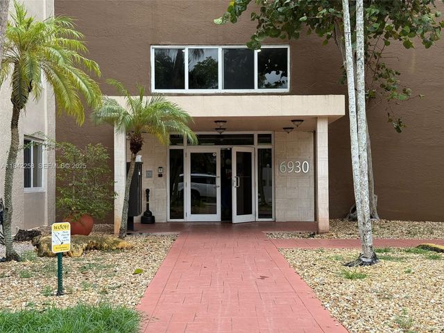 6930 Miami Gardens Drive 1-217A, Hialeah, FL 33015