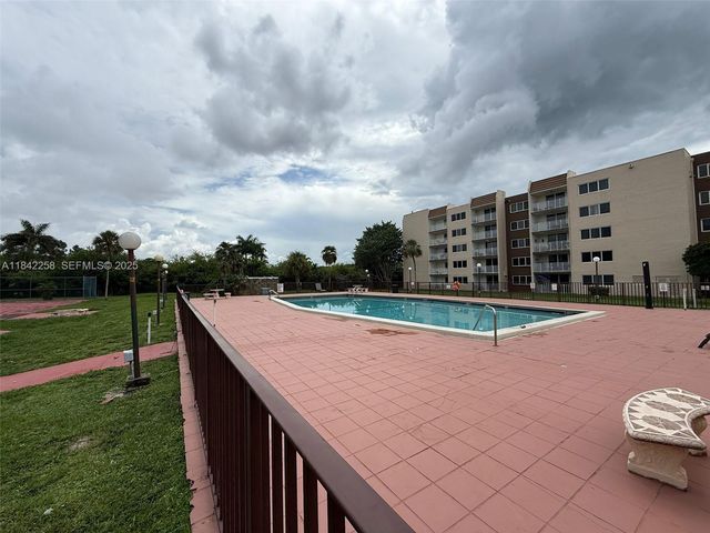 6930 Miami Gardens Drive 1-217A, Hialeah, FL 33015