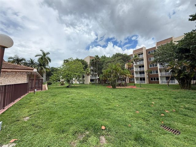 6930 Miami Gardens Drive 1-217A, Hialeah, FL 33015