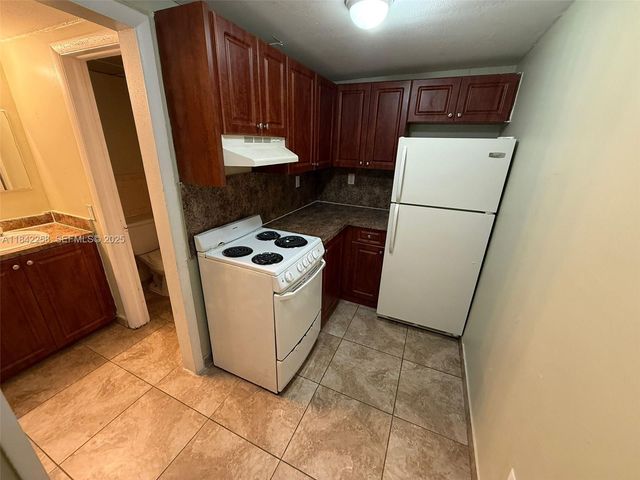 6930 Miami Gardens Drive 1-217A, Hialeah, FL 33015