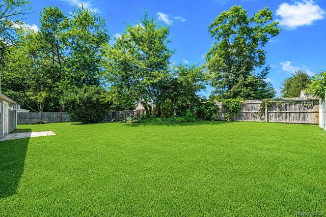 150 Serpentine Lane, Islandia, NY 11749