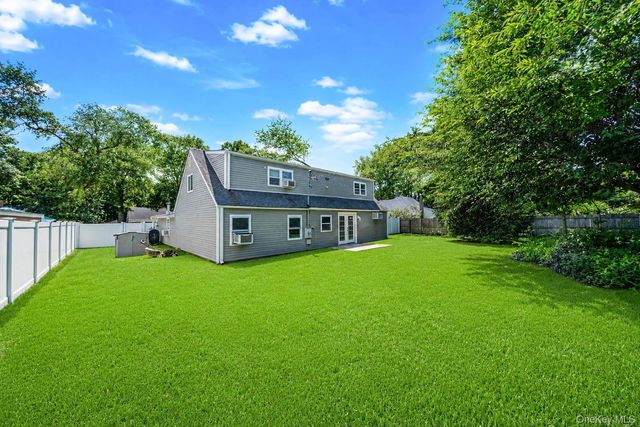 150 Serpentine Lane, Islandia, NY 11749