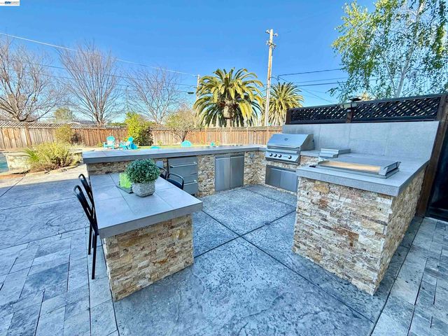 1500 Arroyo Rd, Livermore, CA 94550