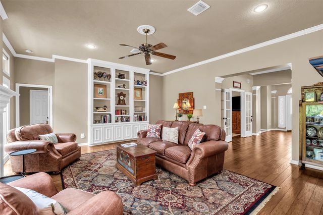 11 Feather Branch Court, The Woodlands, TX 77381